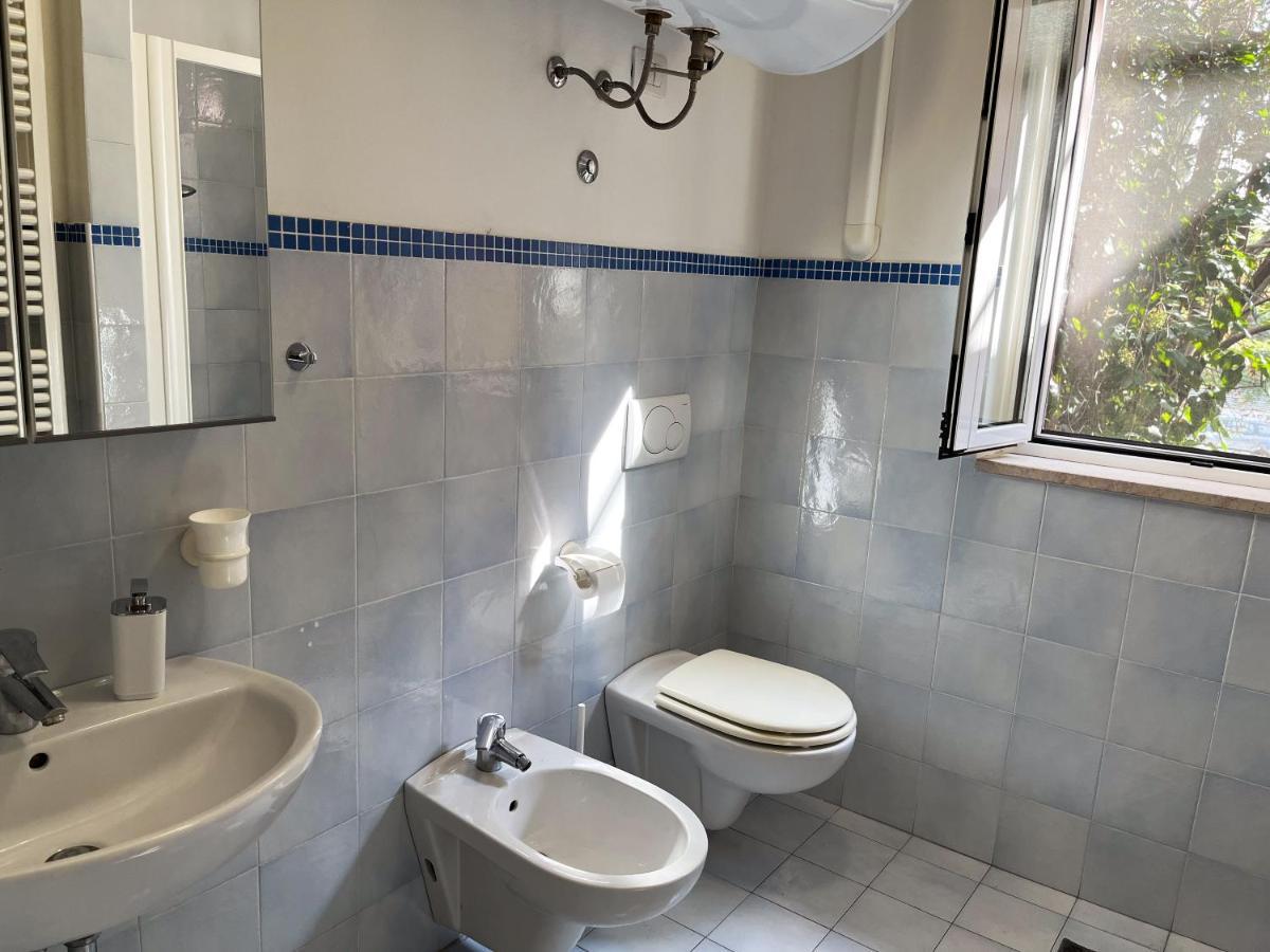 Appartements Dans Agreable Maison De Ville Centre Historique De Rimini Esterno foto