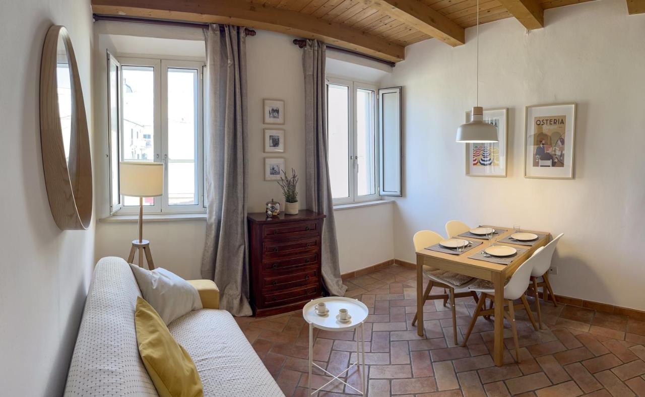 Appartements Dans Agreable Maison De Ville Centre Historique De Rimini Esterno foto