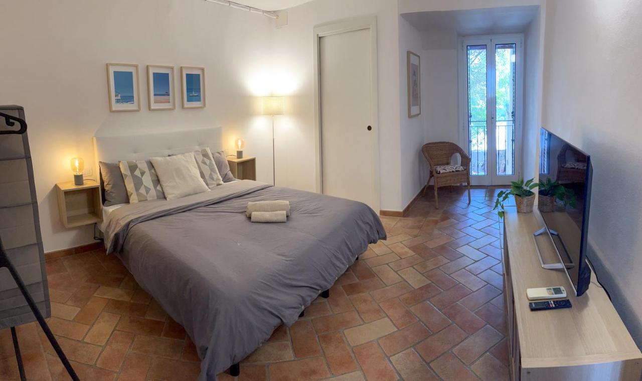 Appartements Dans Agreable Maison De Ville Centre Historique De Rimini Esterno foto